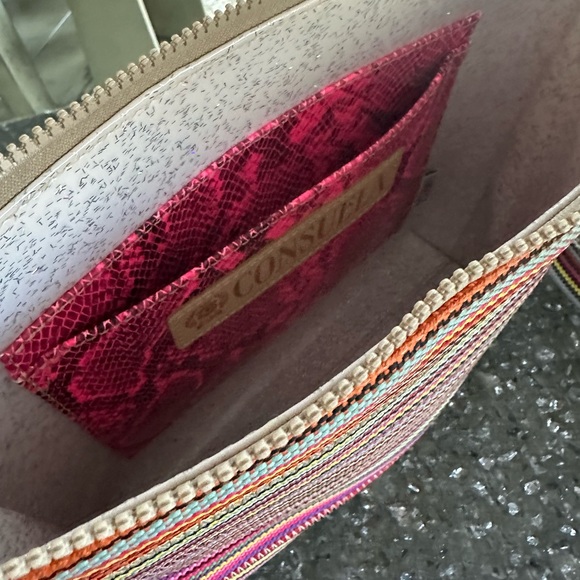 Consuela Downtown- Ale - Picture 4 of 5